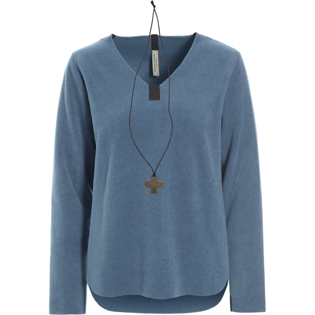 HENRIETTE STEFFENSEN  Pullover mit Halskette