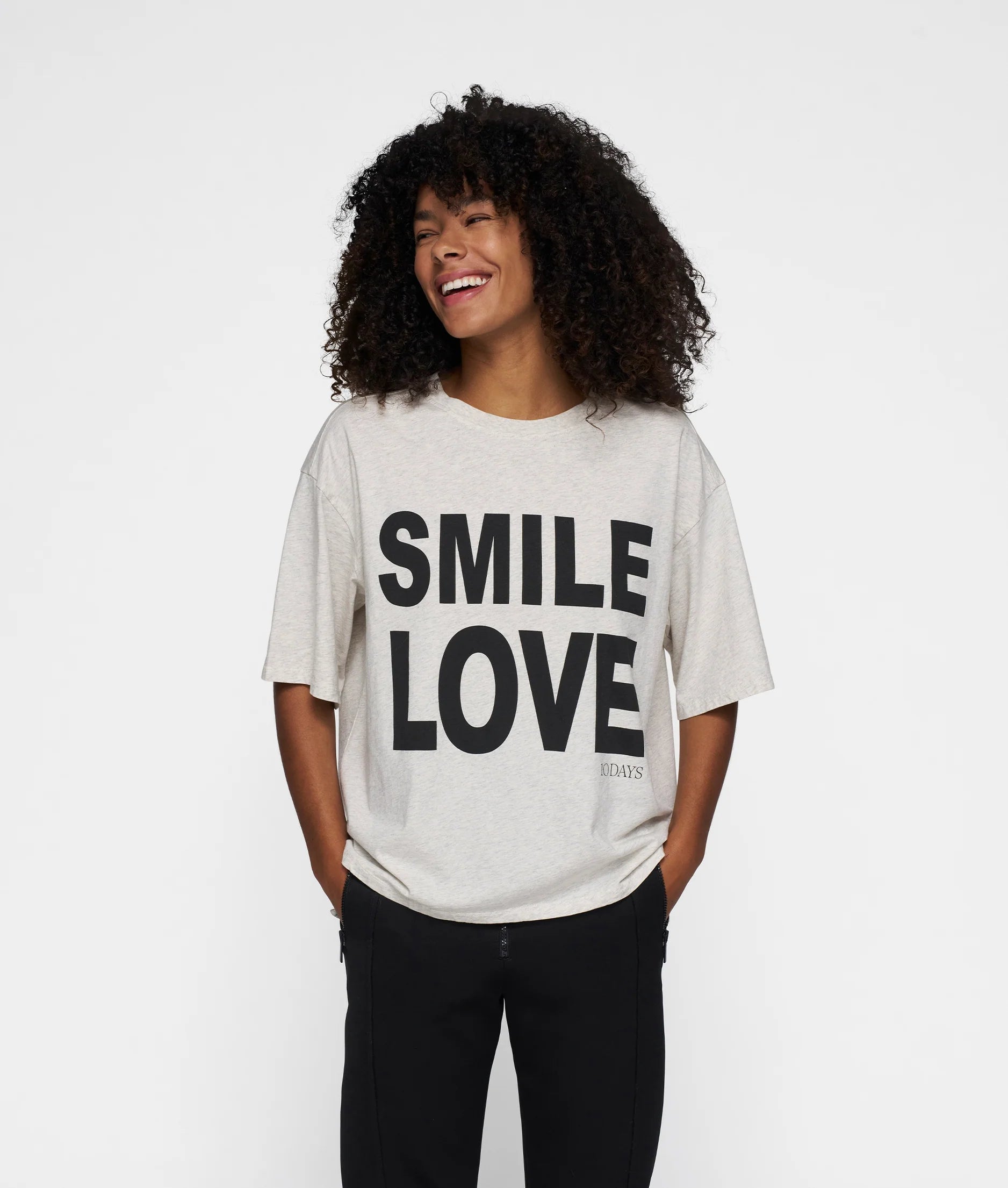 10 DAYS Statement Tee Smile Love