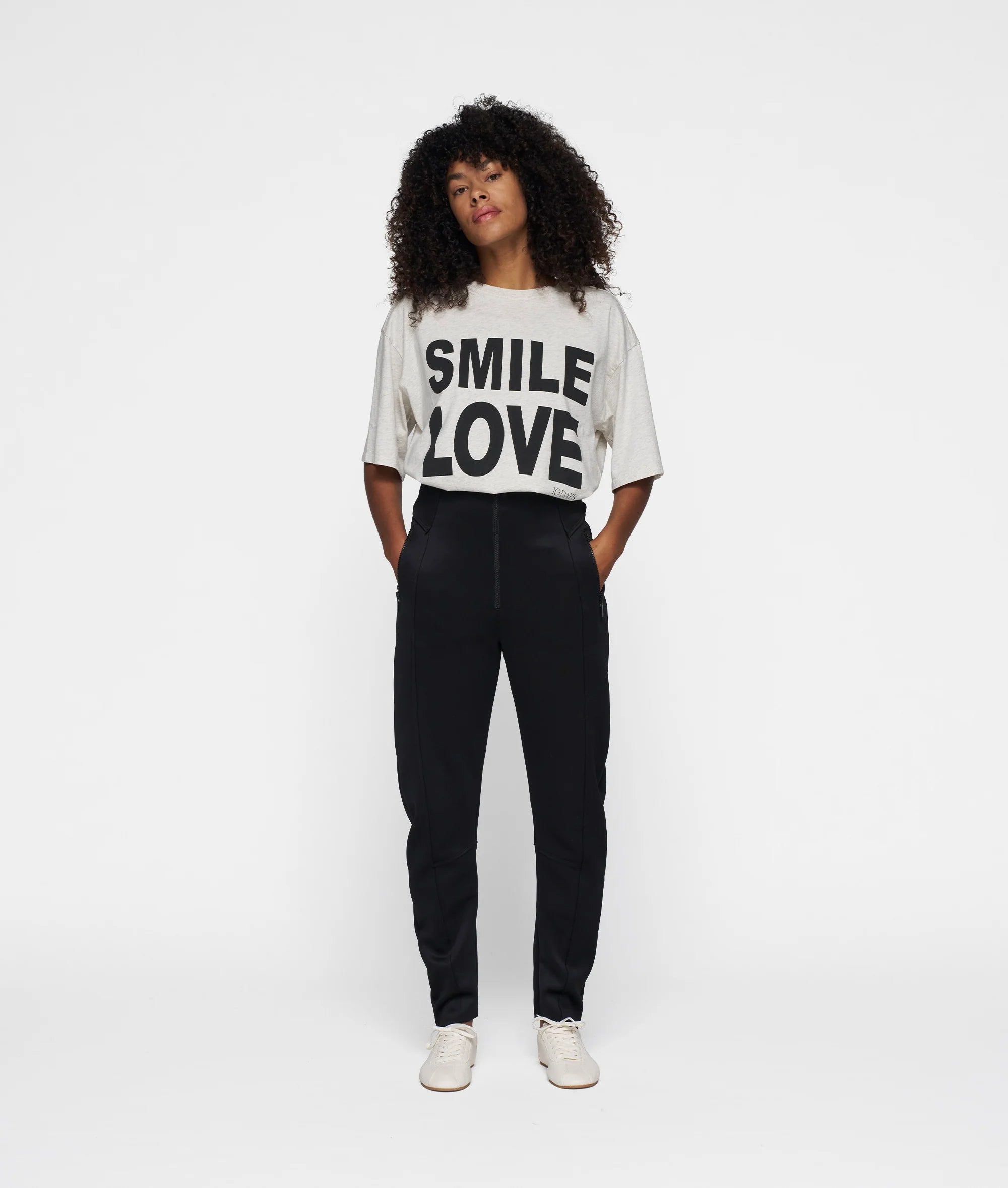 10 DAYS Statement Tee Smile Love