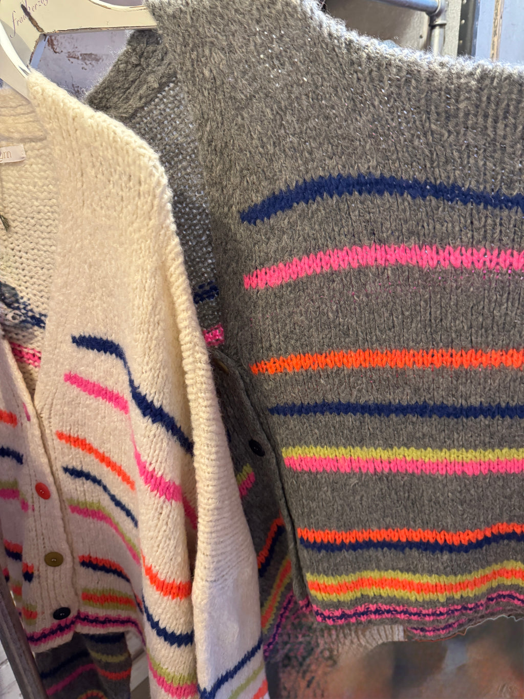 Strickjacke bunte Streifen