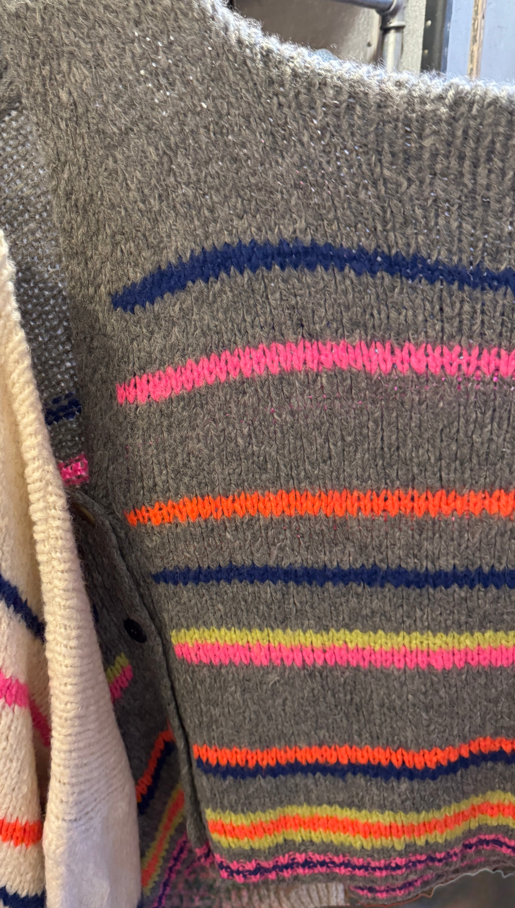 Strickjacke bunte Streifen