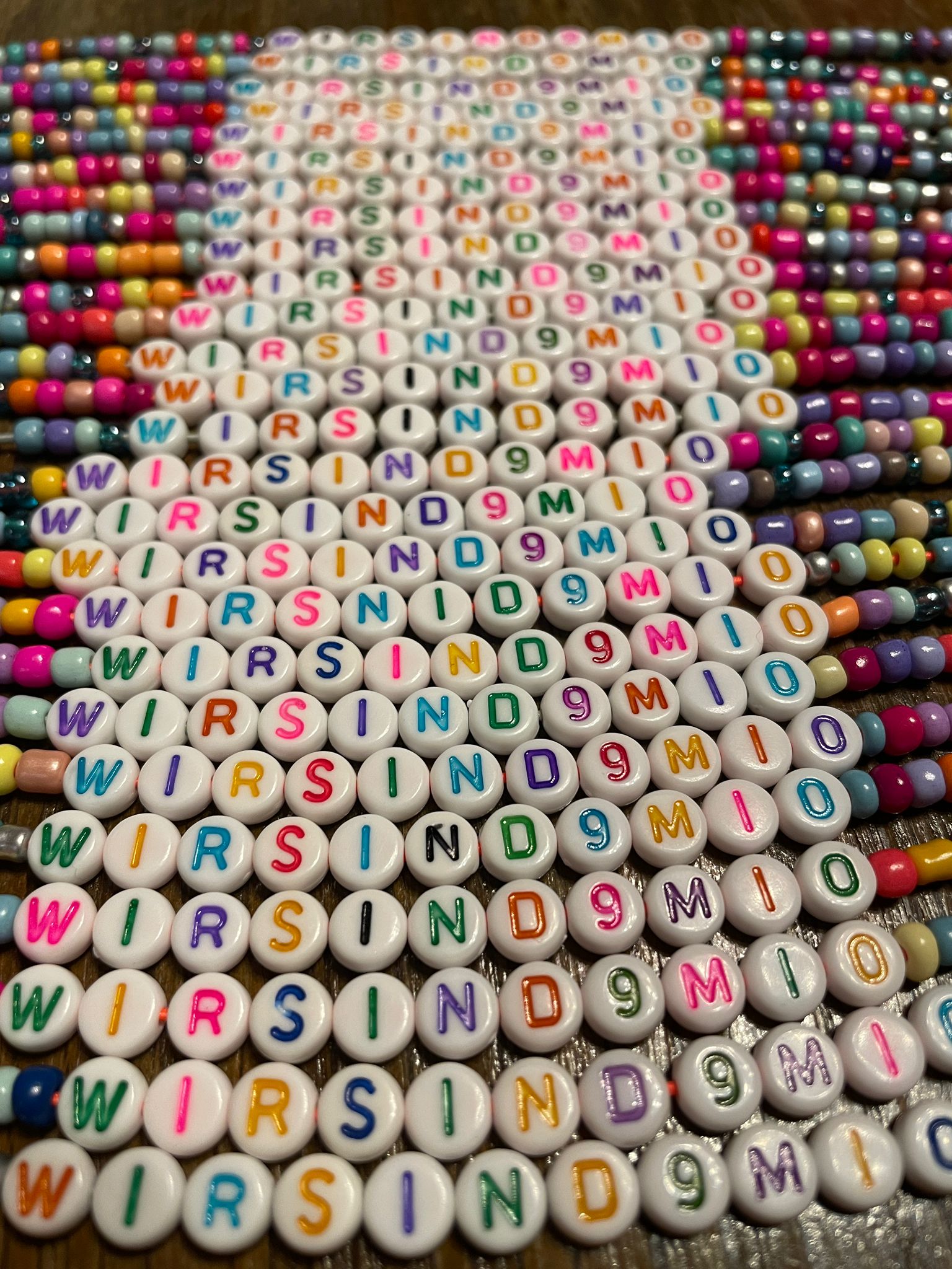 AUCHSCHöN Armband "wir sind 9 Millionen"